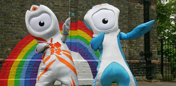 O mascote da Olimpíada de Londres, 2012, Wenlock (à esq.), e da Paraolimpíada, Mandeville