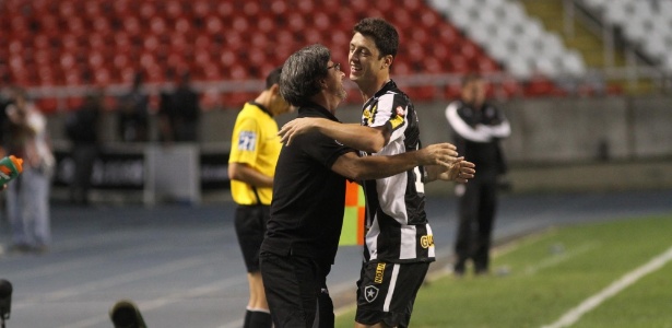 Felipe Menezes chegou ao Bota por indicação de Caio Jr e tem contrato até meio de 2012
