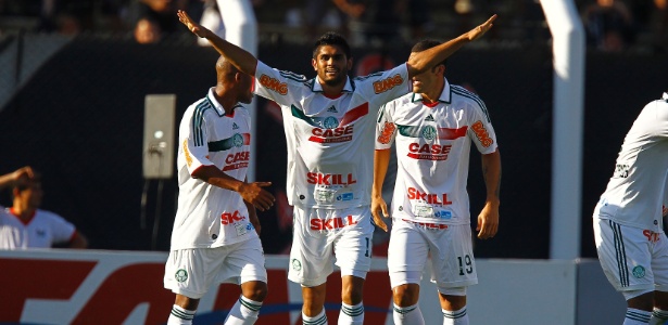 http://e.imguol.com/esporte/2011/08/28/luan-comemora-ao-marcar-pelo-palmeiras-contra-o-corinthians-em-prudente-1314563300853_615x300.jpg