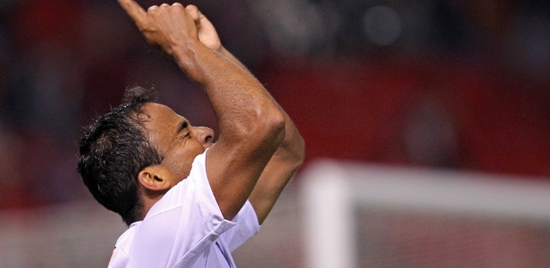 http://e.imguol.com/esporte/2011/08/31/com-gol-de-mancini-atletico-mg-vence-a-1-com-cuca-encerra-longo-jejum-e-complica-xara-paranaense-1314840854030_615x300.jpg