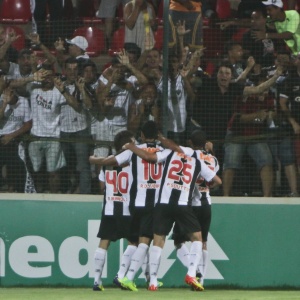 No ano passado, o Atlético venceu o Coritiba por 2 a 1, resultado decisivo para livrá-lo do rebaixamento