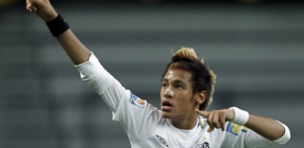 Neymar comemora após abrir o placar contra o Kashiwa Reysol com um golaço