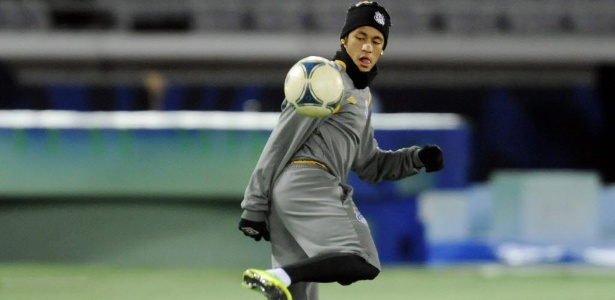 Santos nega venda ao Barcelona de prioridade por compra de Neymar