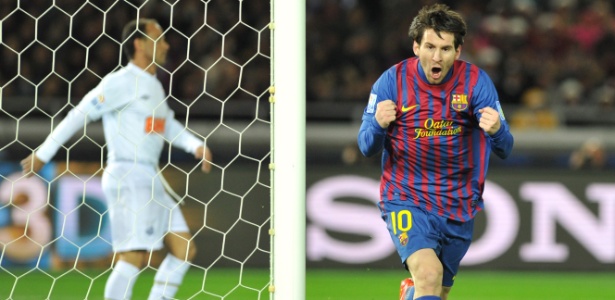 Messi comemora após marcar o primeiro gol do Barcelona contra o Santos na final
