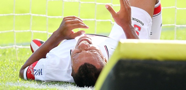 Luis Fabiano sentiu dores na coxa direita e deve desfalcar o time nos próximos jogos