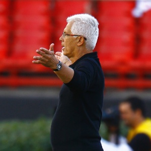 A maior preocupação do técnico Emerson Leão é com o estado do gramado em Feira de Santana