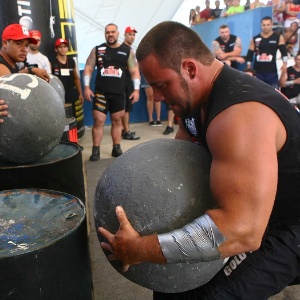 : Atleta vence deficiência e acidente grave para ser mais forte do país