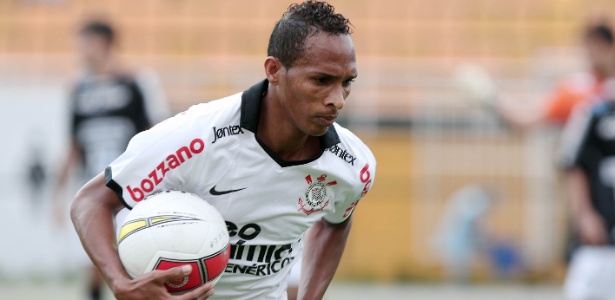 Liedson ainda não balançou as redes no Campeonato Paulista e na Copa Libertadores