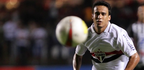 Jadson voltará a ser titular nesta quarta-feira; camisa 10 foi bem contra a Ponte