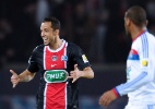 PSG gasta R$ 240 mi e sonha com reforços, mas vê Nenê virar queridinho e artilheiro