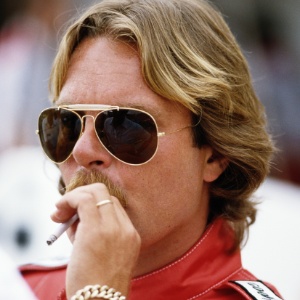 Campeão em 1982, Keke disse que saída de Kimi manteve Massa na Ferrari