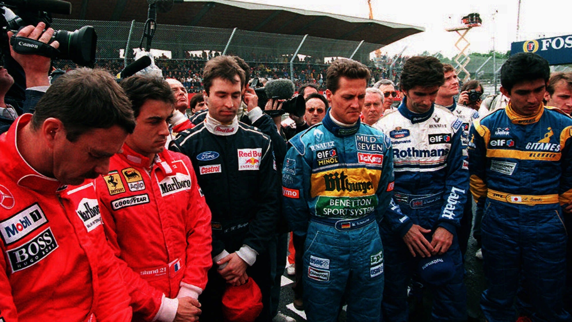 Homenagem à Roland Ratzenberger, ex-piloto de Fórmula 1 by noticias.bol.uol.com.br