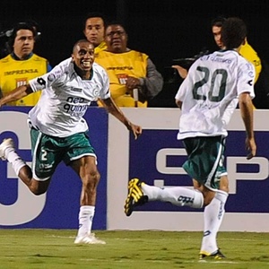Autor do primeiro gol do Goiás, Carlos Alberto teve passagem pelo Corinthians em 2008