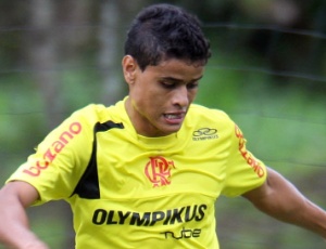 Atualmente no Tigres-MEX, meia Everton foi campeão brasileiro pelo Flamengo ano passado