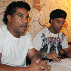 : Advogados de Ronaldinho planejam cobrar R$ 100 milhões do Flamengo