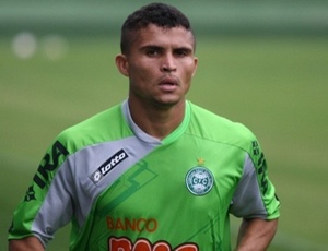 Lateral-direito Maranhão atuou todo o ano de 2010 emprestado pelo Santos ao Coritiba 