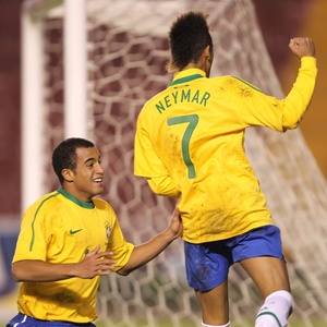 Neymar e Lucas estiveram juntos na seleção campeã do Sul-Americano Sub-20 no ano passado
