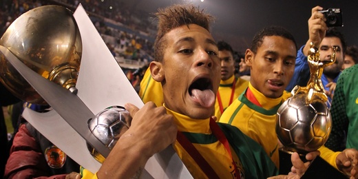 Brasil goleia Uruguai por 6 a 0 e conquista título; Neymar é artilheiro