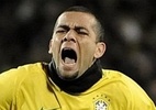 Fraturou a clavícula: Daniel Alves irá desfalcar seleção brasileira por lesão