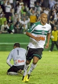 Um dos artilheiros do time, atacante Bill não viaja para enfrentar o Atlético-PR, na quinta