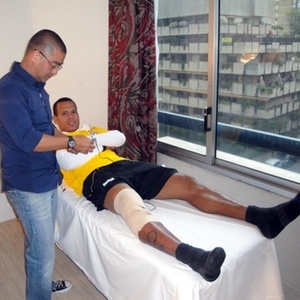 Como jogador do São Paulo, Luis Fabiano iniciou tratamento do joelho direito ainda na Espanha
