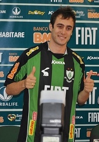 Divulgação/América-MG Netinho será titular do América pela 1ª vez e na lateral esquerda