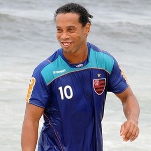 Ladrão foi identificado pela polícia espanhola por ser parecido com Ronaldinho Gaúcho, do Flamengo
