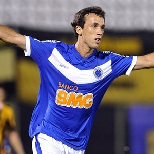 Thiago Ribeiro, que voltou a ser titular do Cruzeiro, marcou oito gols nas últimas quatro partidas