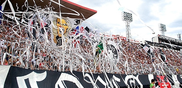 Os símbolos da Força Jovem estão banidos por seis meses dos estádios no Brasil