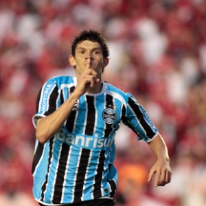 Júnior Viçosa espera aproveitar novas chances no time tricolor após empréstimo no Sport em 2011