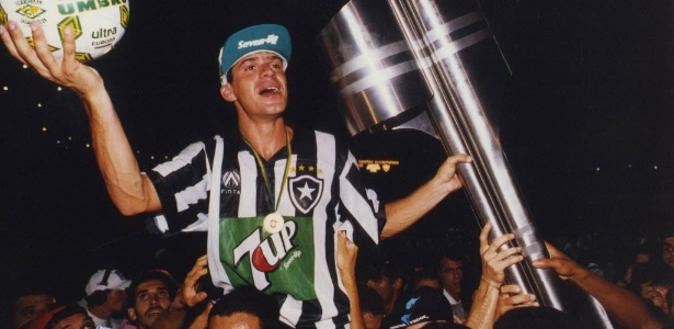 Herói do título do Brasileirão de 1995, Túlio Maravilha deve voltar ao Bota em Maio