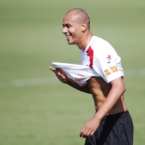 Alex Silva treina nesta terça-feira no CT Ninho do Urubu, no Rio, e será apresentado logo em seguida
