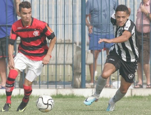 No primeiro jogo da final, o Botafogo venceu por 2 a 0 e abriu vantagem na final do Carioca de Juniores