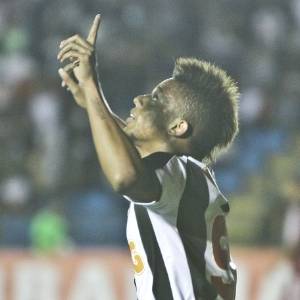  André, que estreou com gol contra o Flu, se considera em condições de ser titular no Atlético 