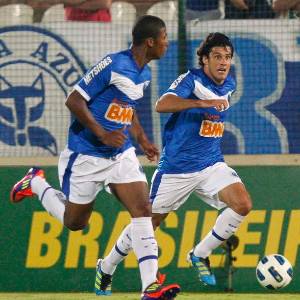 Volante Fabrício é um dos oito pendurados com dois cartões amarelos que enfrentam  o Flamengo