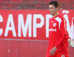 Zagueiro Bolívar será convocado para viajar a Florianópolis para partida contra o Figueirense