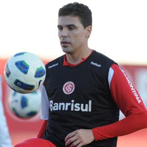 Bolívar não aceitou a proposta salarial do Flamengo e clube deve procurar outro zagueiro para 2012 