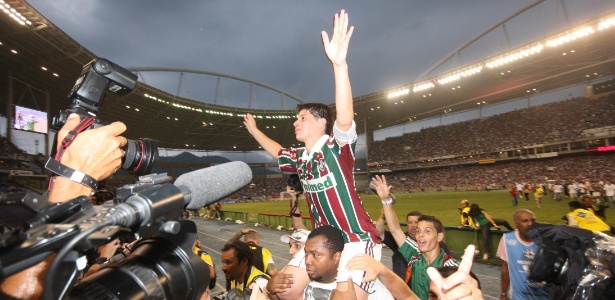 Destaque tricolor, Conca comemora título brasileiro de 2010 no Engenhão