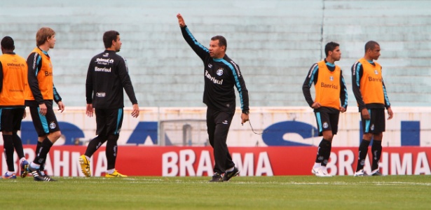 Roth acredita que Grêmio aprendeu com derrotas e vai brigar por vaga na Libertadores