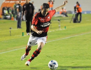 Lateral Rafael Cruz elogiou a estreia de Cortês na seleção brasileira durante o jogo de quarta-feira