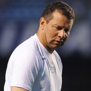 Celso Roth foi duramente vaiado na derrota do Grêmio contra o Ceará, e já tem situação definida