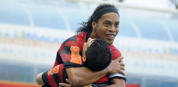 Os jogadores do Fla receberam antecipadamente o salário enquanto curtem as férias