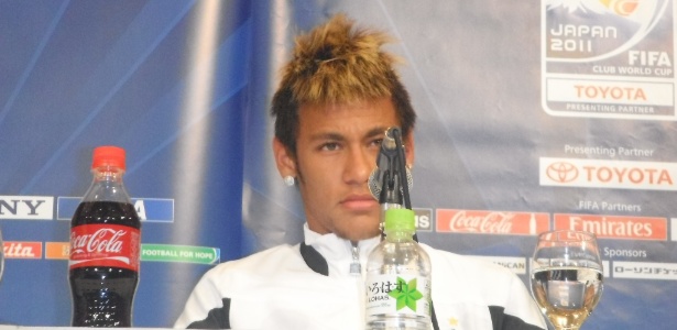 Neymar se apresentou aos japoneses em evento organizado pela Fifa em Nagoya