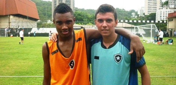 Vitinho (esquerda) e Renan Lemos (direita), duas revelações da base do Botafogo