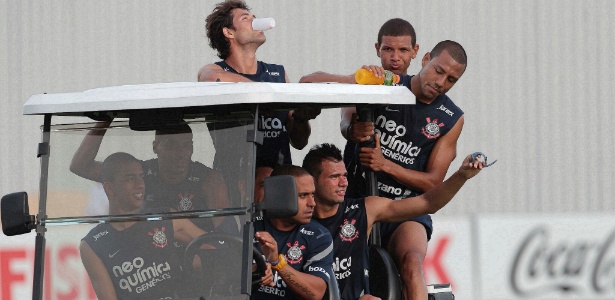 Após treinos e amistosos, Corinthians inicia disputas oficiais e abre o Paulista