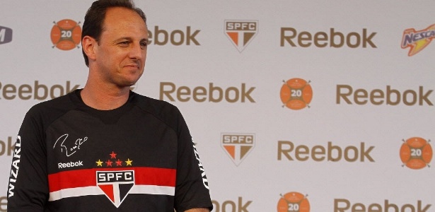 Reebok fornece material esportivo para o São Paulo desde 2006; Penalty fica até 2015