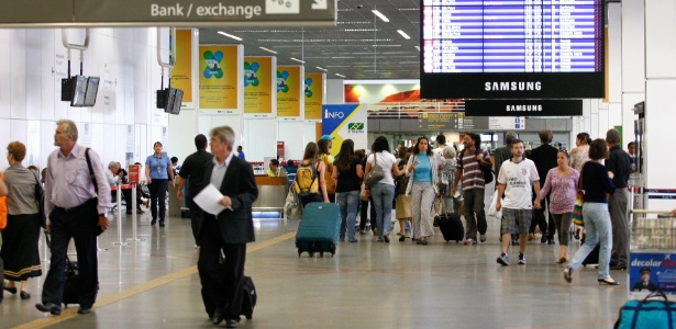 Aeroporto de Brasília é um dos três privatizados em leilão nesta segunda-feira