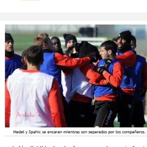 Jogadores do Sevilla trocam empurrões em confusão durante o treinamento da equipe