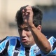 Ap&oacute;s tr&ecirc;s meses, Saimon volta ao Gr&ecirc;mio como l&iacute;der de desarmes e ganha elogios