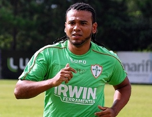 O meio-campo Diego Souza acertou contrato com a Portuguesa até o final do Paulistão de 2013